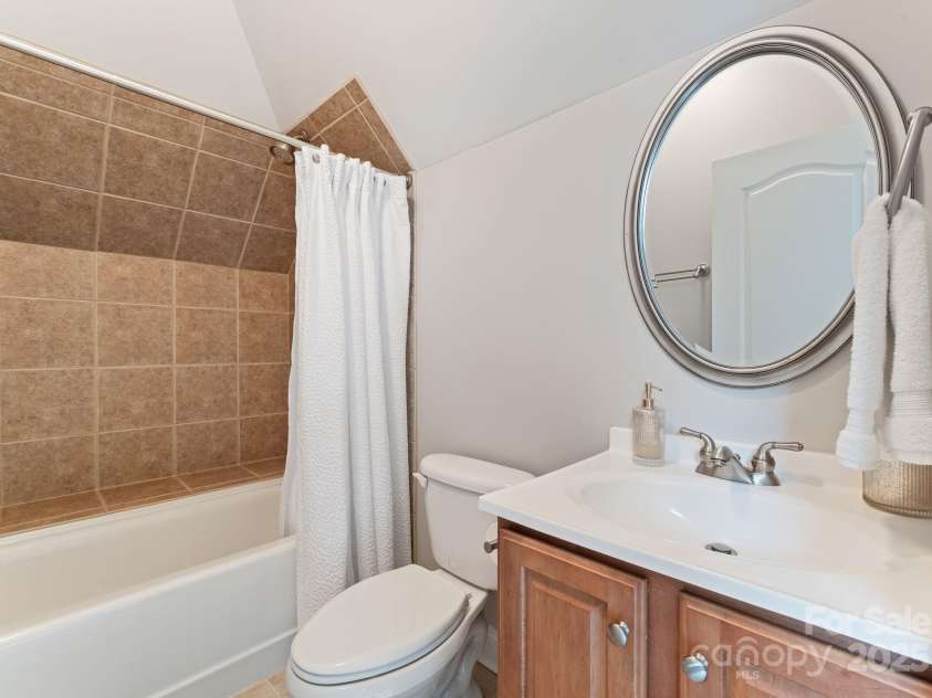 202 Montrose Drive, Waxhaw, NC 28173.  MLS# CAR4280547, YatesRealty ID 30179. 