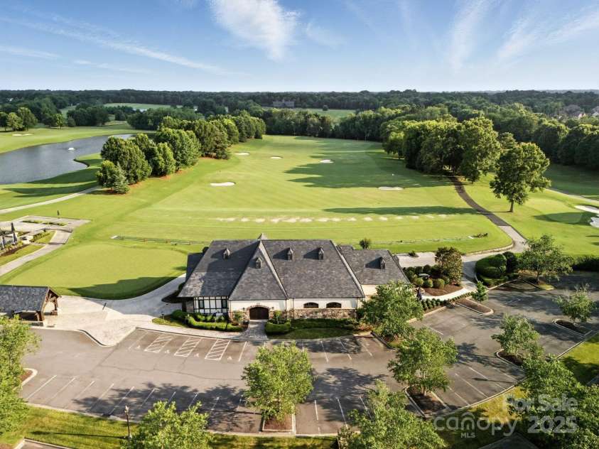 202 Montrose Drive, Waxhaw, NC 28173.  MLS# CAR4280547, YatesRealty ID 30179. 