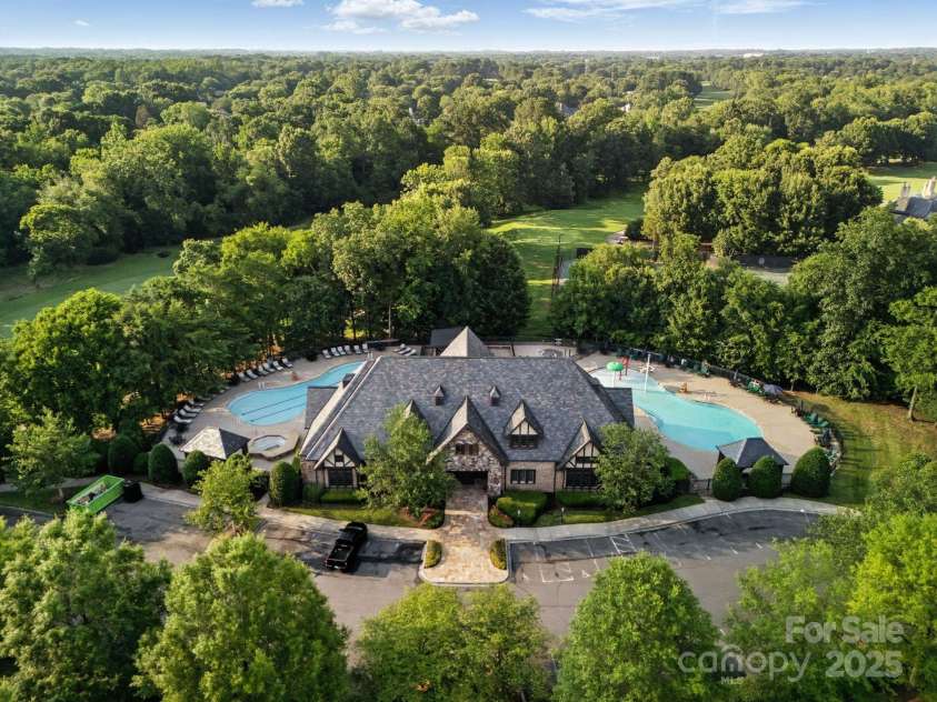 202 Montrose Drive, Waxhaw, NC 28173.  MLS# CAR4280547, YatesRealty ID 30179. 