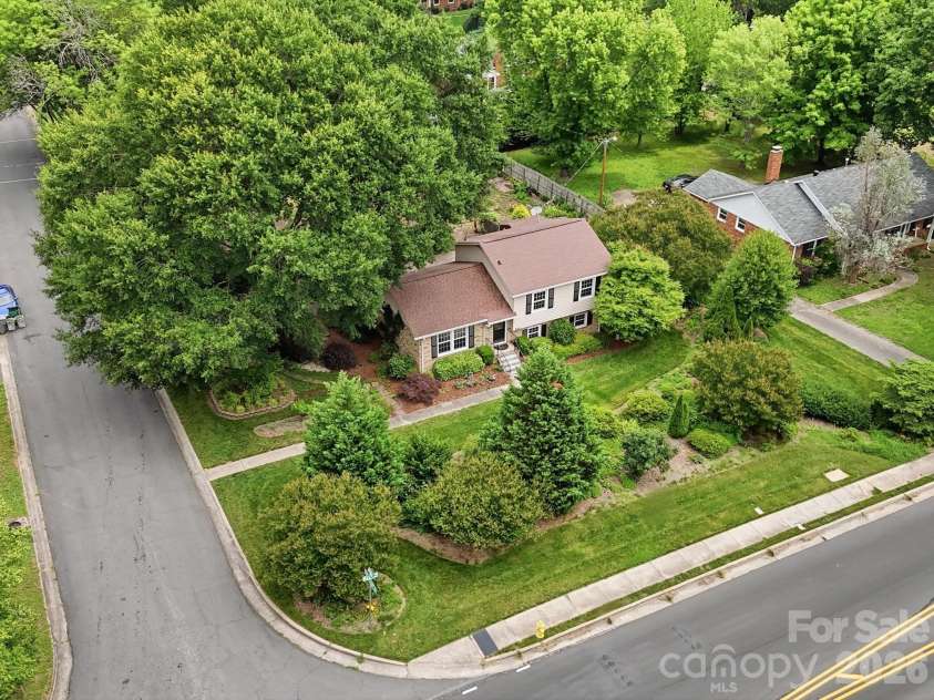 3130 Rea Road, Charlotte, NC 28226.  MLS# CAR4391759, YatesRealty ID 30179. 