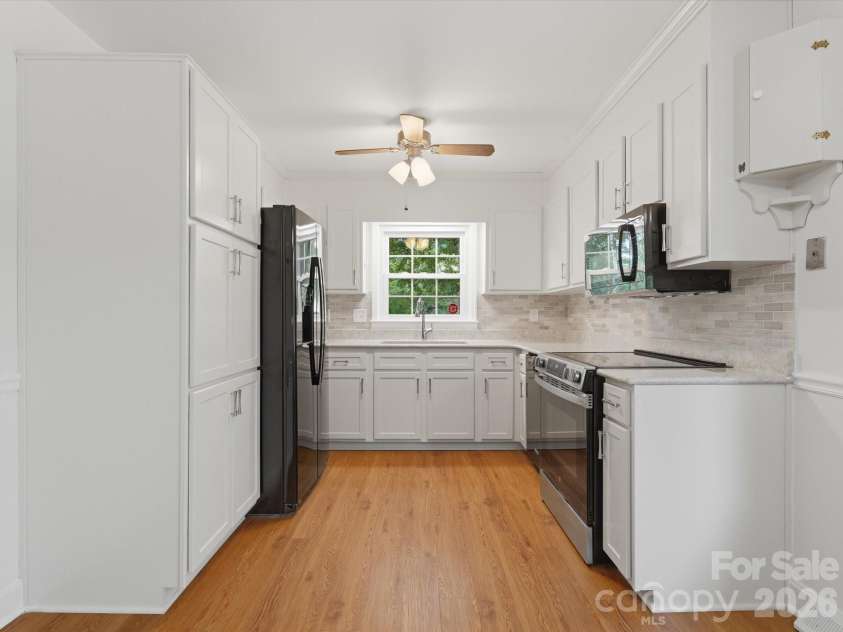 3130 Rea Road, Charlotte, NC 28226.  MLS# CAR4391759, YatesRealty ID 30179. 