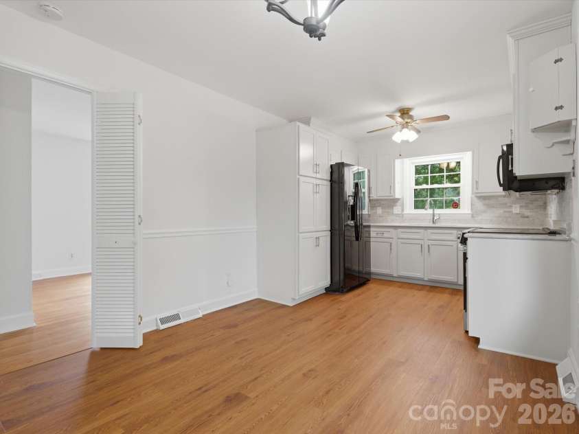 3130 Rea Road, Charlotte, NC 28226.  MLS# CAR4391759, YatesRealty ID 30179. 