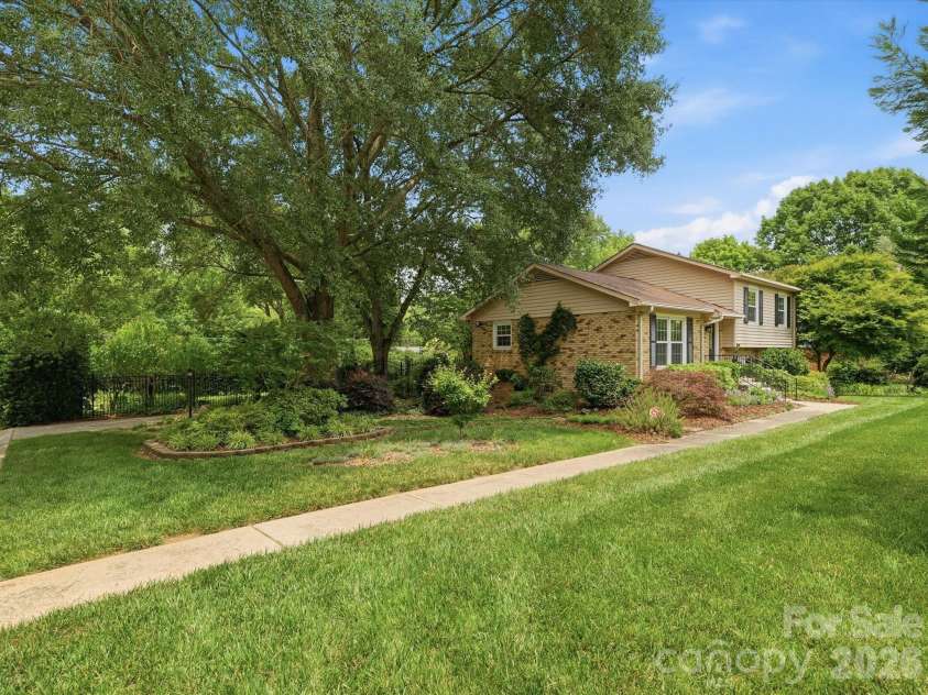 3130 Rea Road, Charlotte, NC 28226.  MLS# CAR4391759, YatesRealty ID 30179. 