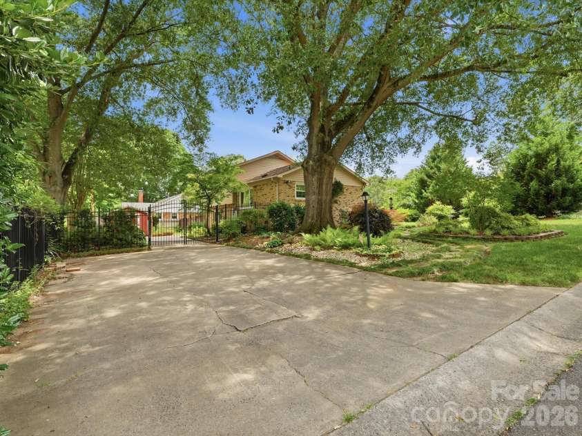 3130 Rea Road, Charlotte, NC 28226.  MLS# CAR4391759, YatesRealty ID 30179. 