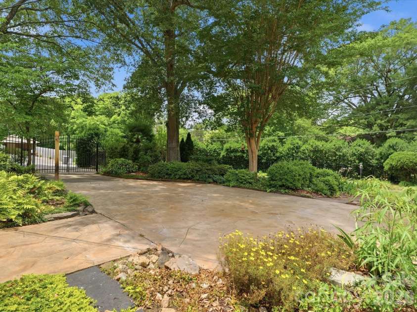3130 Rea Road, Charlotte, NC 28226.  MLS# CAR4391759, YatesRealty ID 30179. 