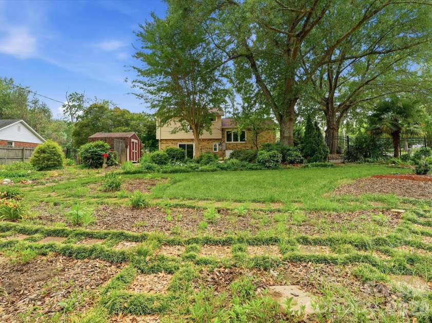 3130 Rea Road, Charlotte, NC 28226.  MLS# CAR4391759, YatesRealty ID 30179. 