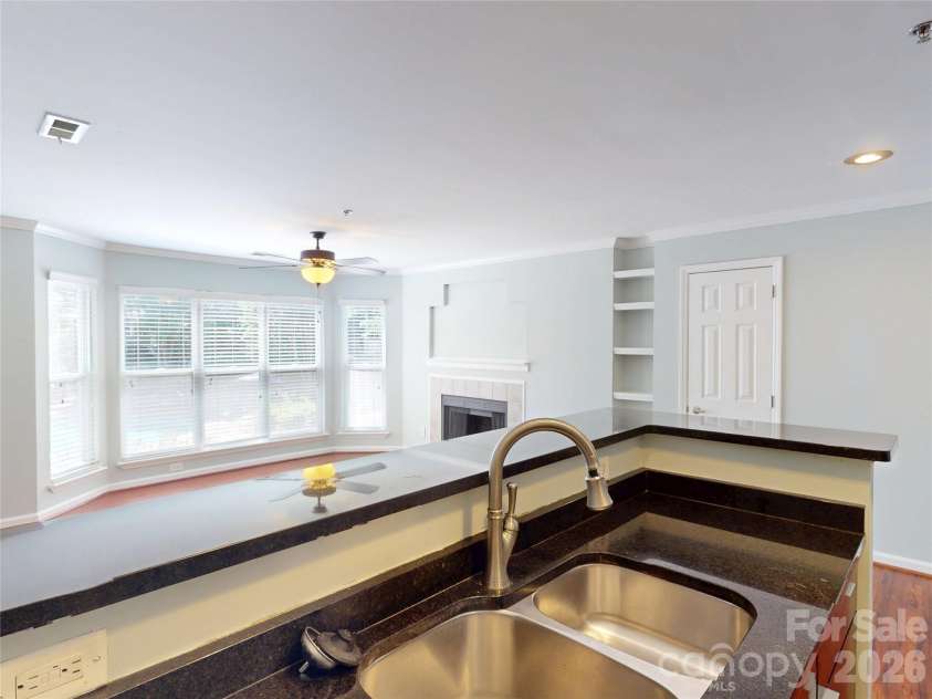 517 Graham Street, Charlotte, NC 28202.  MLS# CAR4384314, YatesRealty ID 3018. 