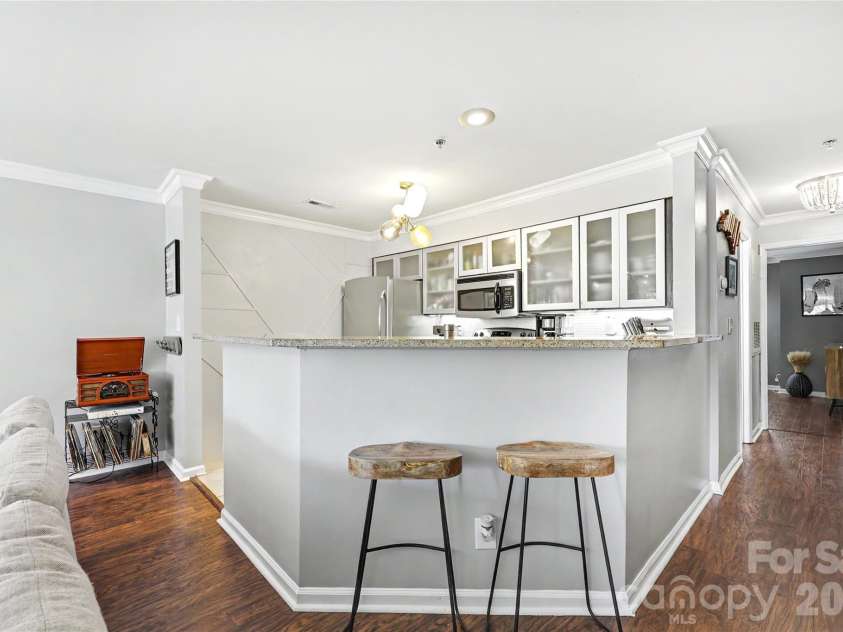517 Graham Street, Charlotte, NC 28202.  MLS# CAR4387598, YatesRealty ID 3018. 