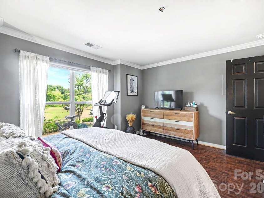 517 Graham Street, Charlotte, NC 28202.  MLS# CAR4387598, YatesRealty ID 3018. 