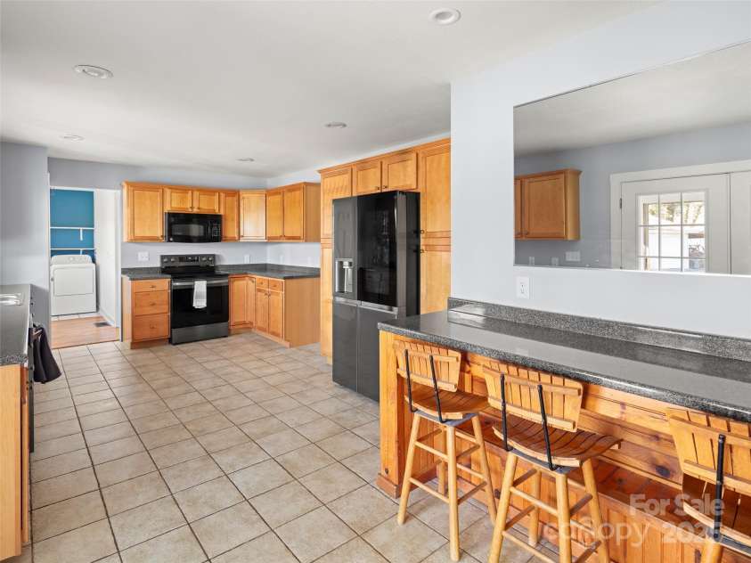 52 Baby Jane Lane, Hendersonville, NC 28792.  MLS# CAR4224335, YatesRealty ID 3018. 