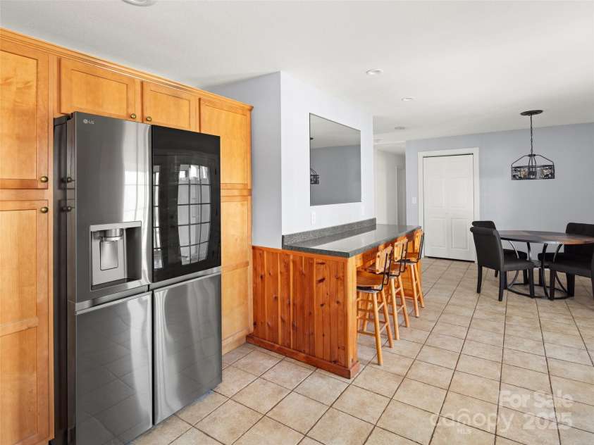 52 Baby Jane Lane, Hendersonville, NC 28792.  MLS# CAR4224335, YatesRealty ID 3018. 