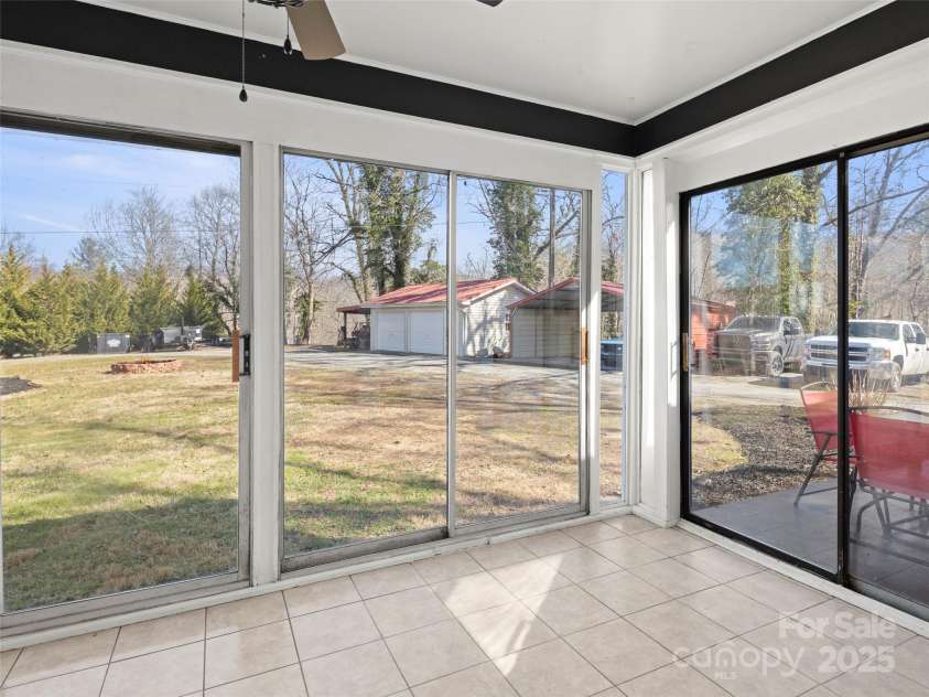 52 Baby Jane Lane, Hendersonville, NC 28792.  MLS# CAR4224335, YatesRealty ID 3018. 