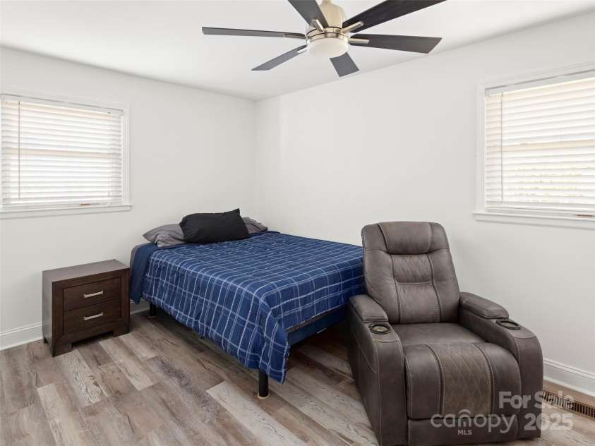 52 Baby Jane Lane, Hendersonville, NC 28792.  MLS# CAR4224335, YatesRealty ID 3018. 