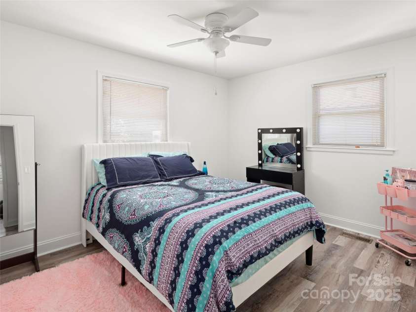 52 Baby Jane Lane, Hendersonville, NC 28792.  MLS# CAR4224335, YatesRealty ID 3018. 