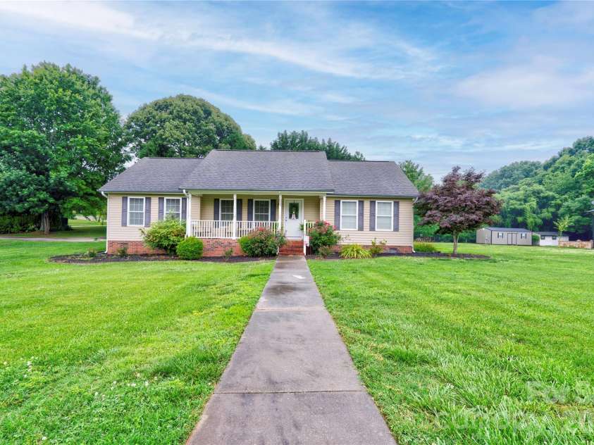 2830 Elizabeth Avenue, Shelby, NC 28150.  MLS# CAR4391953, YatesRealty ID 30180. 