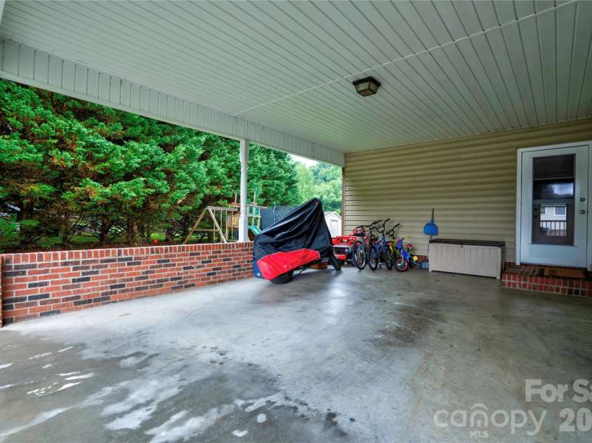 2830 Elizabeth Avenue, Shelby, NC 28150.  MLS# CAR4391953, YatesRealty ID 30180. 