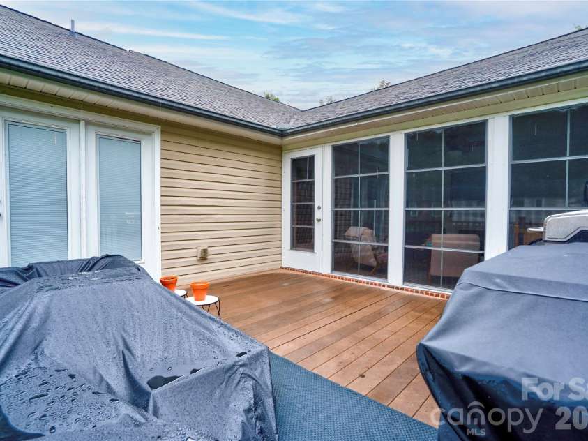 2830 Elizabeth Avenue, Shelby, NC 28150.  MLS# CAR4391953, YatesRealty ID 30180. 