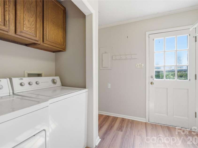 2087 Poinsett Drive, Rock Hill, SC 29732.  MLS# CAR4369822, YatesRealty ID 30181. 