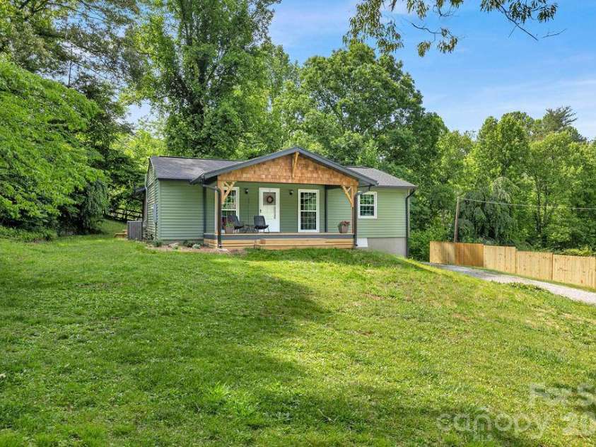 113 Byrd Lane, Brevard, NC 28712.  MLS# CAR4388450, YatesRealty ID 30182. 
