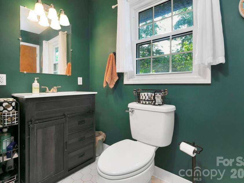 113 Byrd Lane, Brevard, NC 28712.  MLS# CAR4388450, YatesRealty ID 30182. 