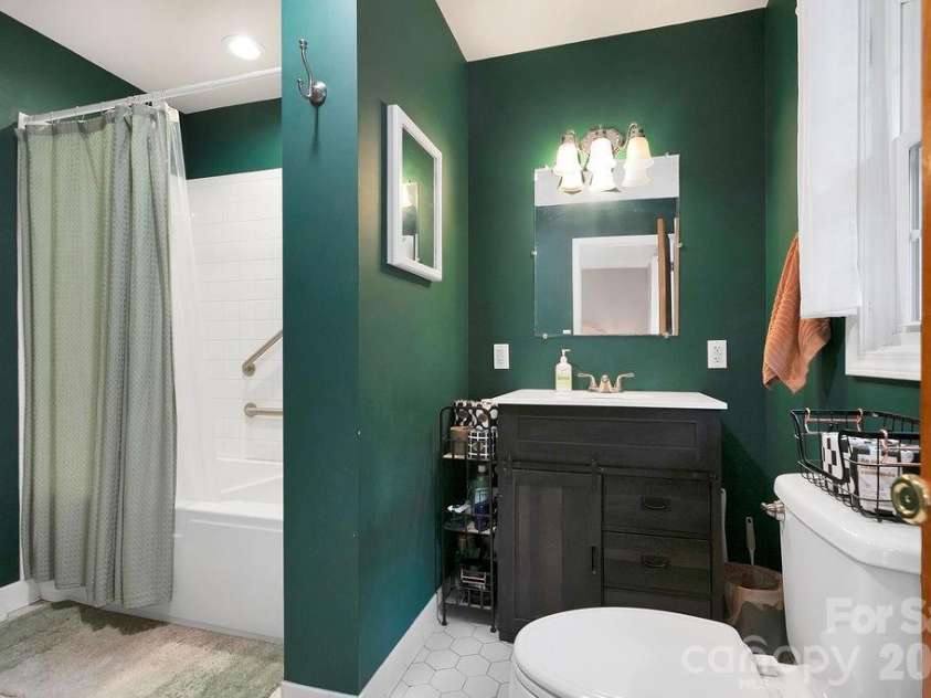 113 Byrd Lane, Brevard, NC 28712.  MLS# CAR4388450, YatesRealty ID 30182. 
