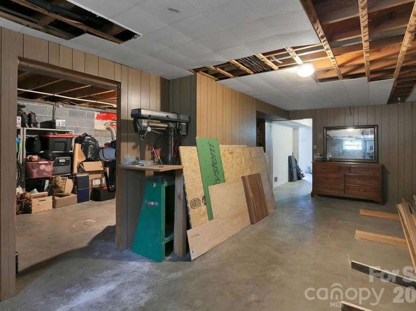 113 Byrd Lane, Brevard, NC 28712.  MLS# CAR4388450, YatesRealty ID 30182. 