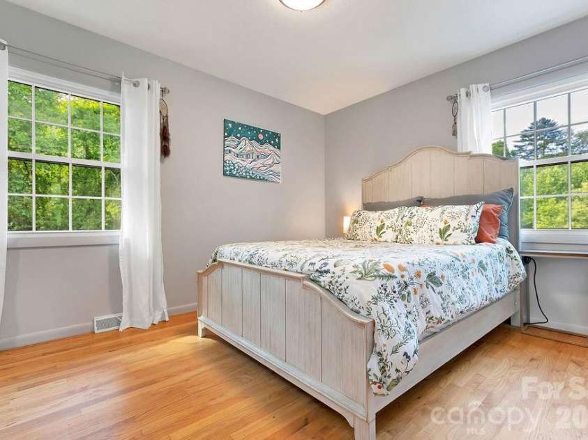 113 Byrd Lane, Brevard, NC 28712.  MLS# CAR4388450, YatesRealty ID 30182. Primary Bedroom