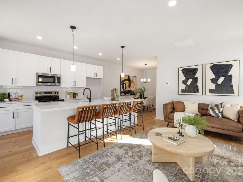 3316 Cedarhurst Drive, Charlotte, NC 28269.  MLS# CAR4277061, YatesRealty ID 30182. 