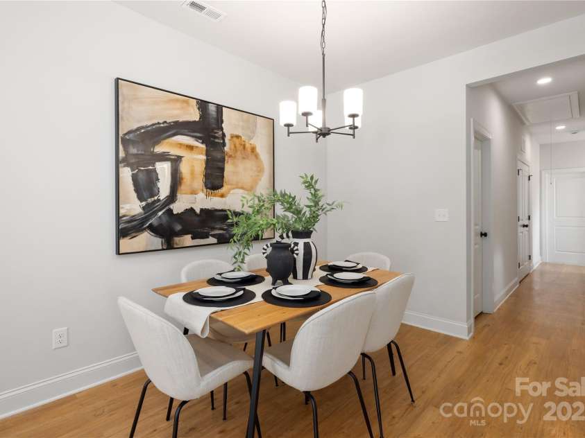 3316 Cedarhurst Drive, Charlotte, NC 28269.  MLS# CAR4277061, YatesRealty ID 30182. 