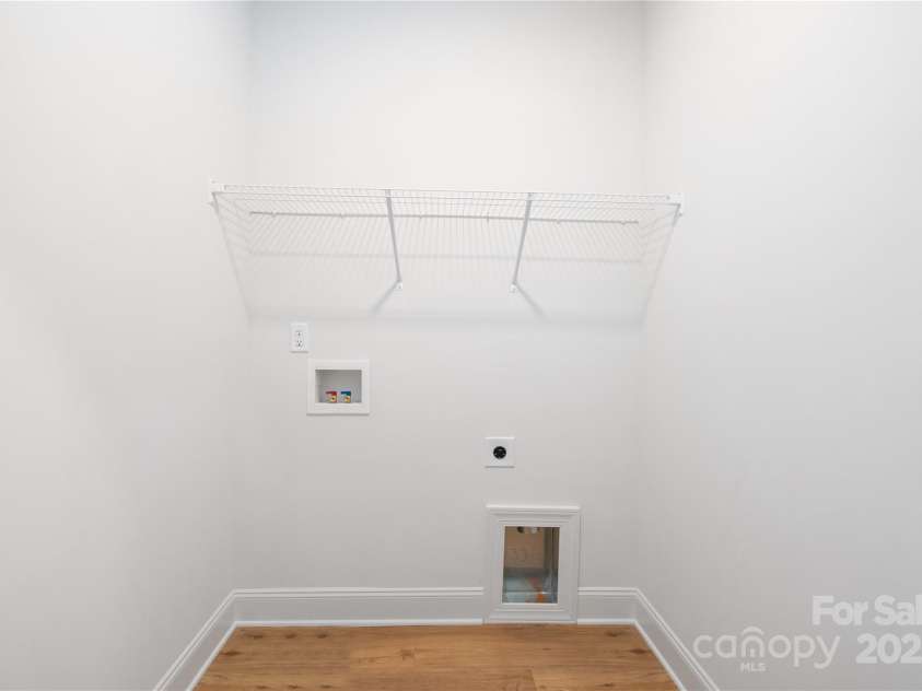 3316 Cedarhurst Drive, Charlotte, NC 28269.  MLS# CAR4277061, YatesRealty ID 30182. 