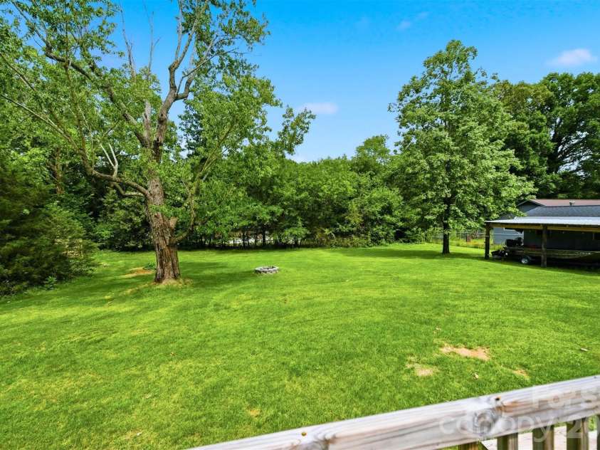 3526 16th Street, Hickory, NC 28601.  MLS# CAR4388898, YatesRealty ID 30183. 