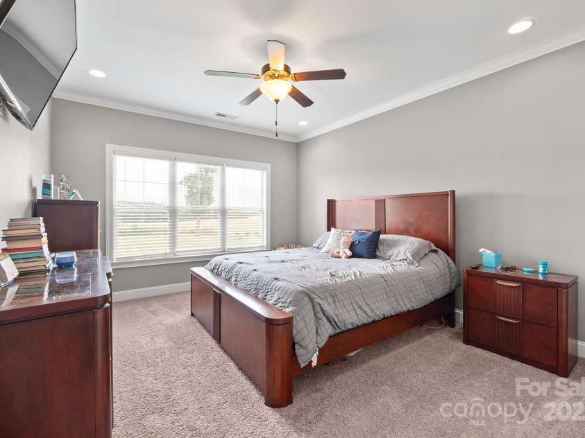 163 Castle Pines Lane, Statesville, NC 28625.  MLS# CAR4286367, YatesRealty ID 30186. 