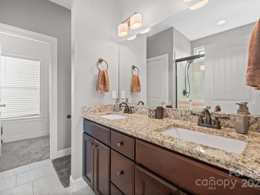 163 Castle Pines Lane, Statesville, NC 28625.  MLS# CAR4286367, YatesRealty ID 30186. 