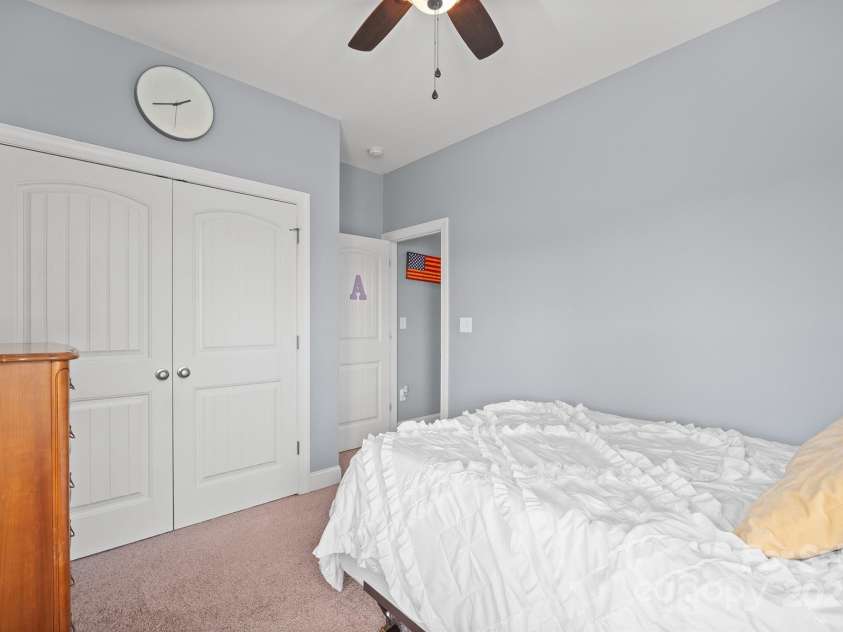 163 Castle Pines Lane, Statesville, NC 28625.  MLS# CAR4286367, YatesRealty ID 30186. 