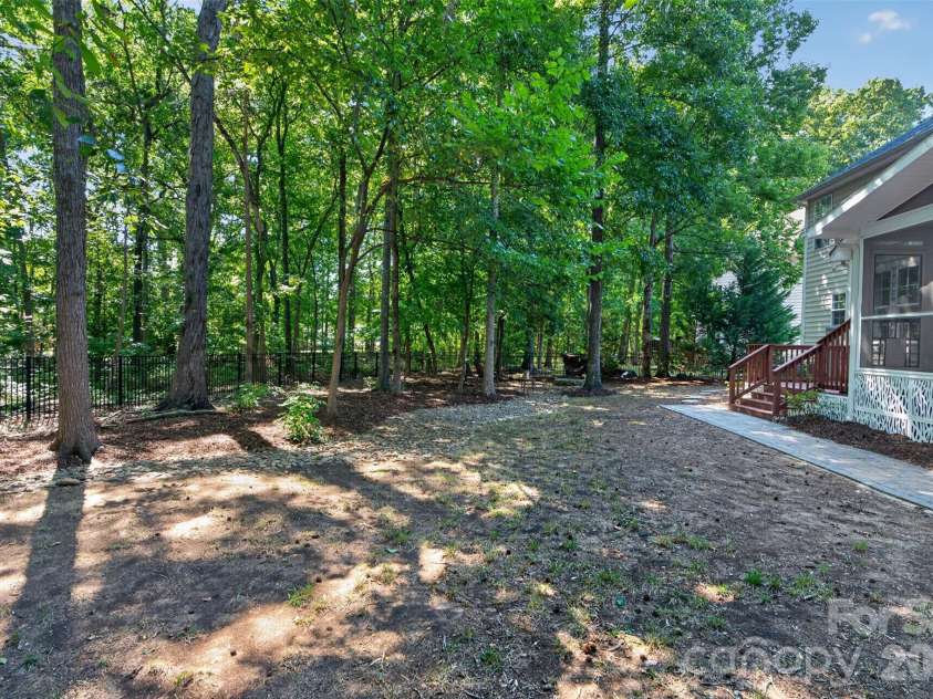 203 Elven Court, Waxhaw, NC 28173.  MLS# CAR4382799, YatesRealty ID 30186. 