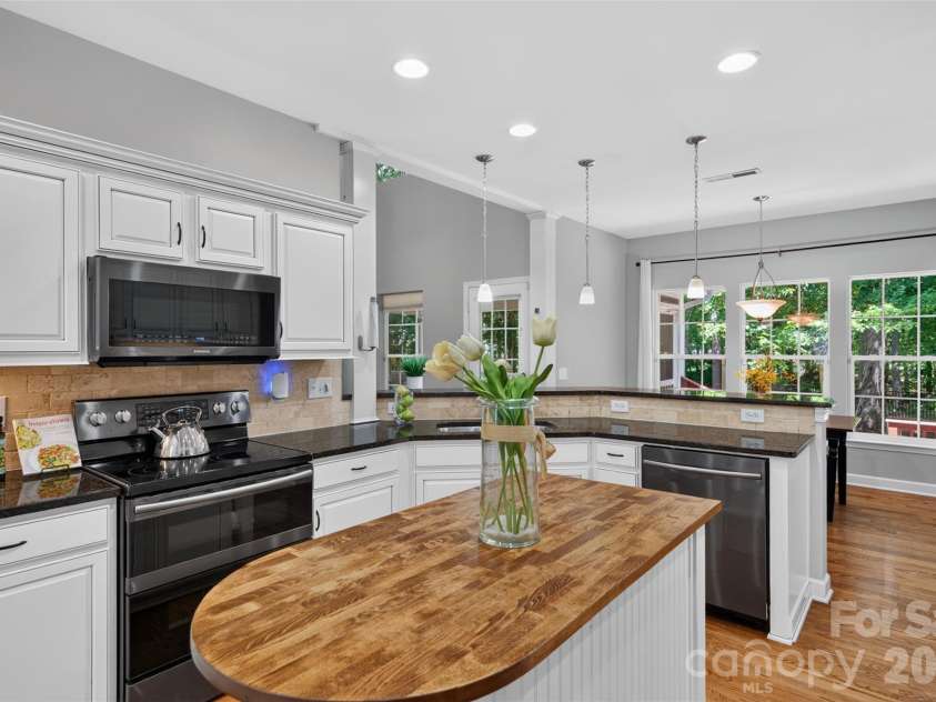 203 Elven Court, Waxhaw, NC 28173.  MLS# CAR4382799, YatesRealty ID 30186. 