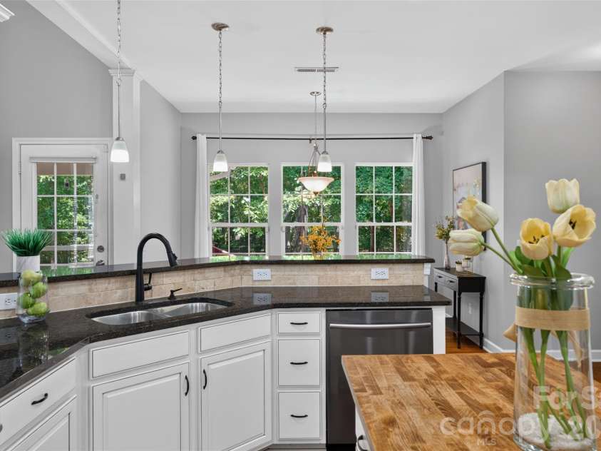 203 Elven Court, Waxhaw, NC 28173.  MLS# CAR4382799, YatesRealty ID 30186. 
