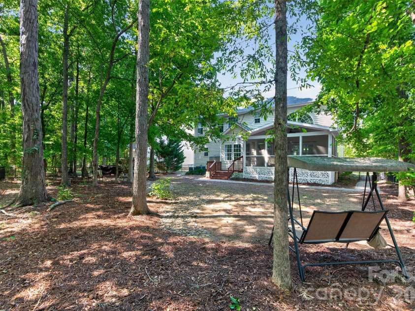 203 Elven Court, Waxhaw, NC 28173.  MLS# CAR4382799, YatesRealty ID 30186. 