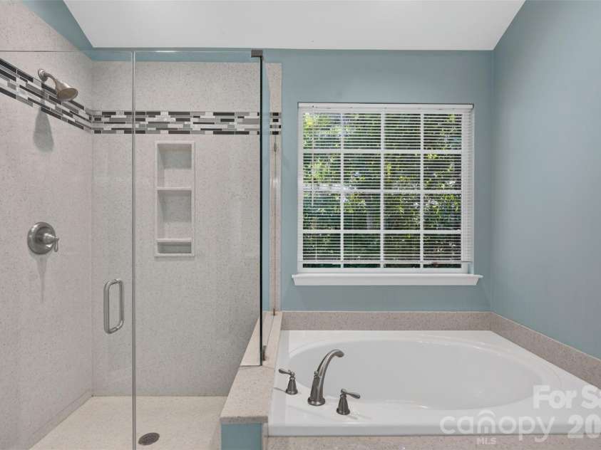 203 Elven Court, Waxhaw, NC 28173.  MLS# CAR4382799, YatesRealty ID 30186. Primary Bath