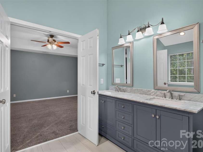 203 Elven Court, Waxhaw, NC 28173.  MLS# CAR4382799, YatesRealty ID 30186. Primary Bath