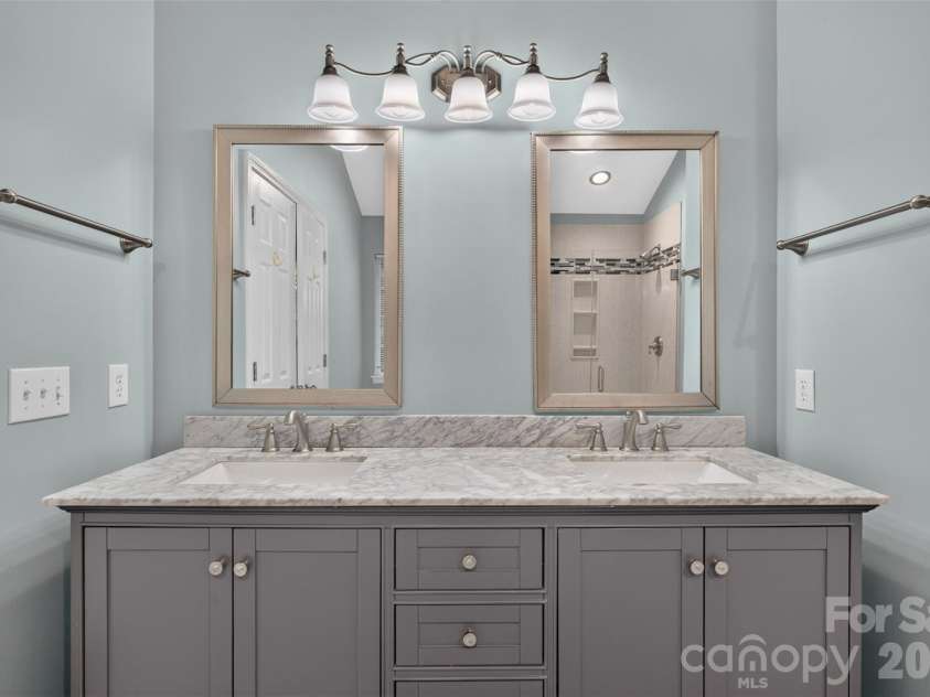 203 Elven Court, Waxhaw, NC 28173.  MLS# CAR4382799, YatesRealty ID 30186. Primary bath