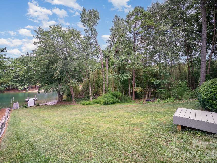 20105 Chapel Point Lane, Cornelius, NC 28031.  MLS# CAR4284650, YatesRealty ID 30187. 