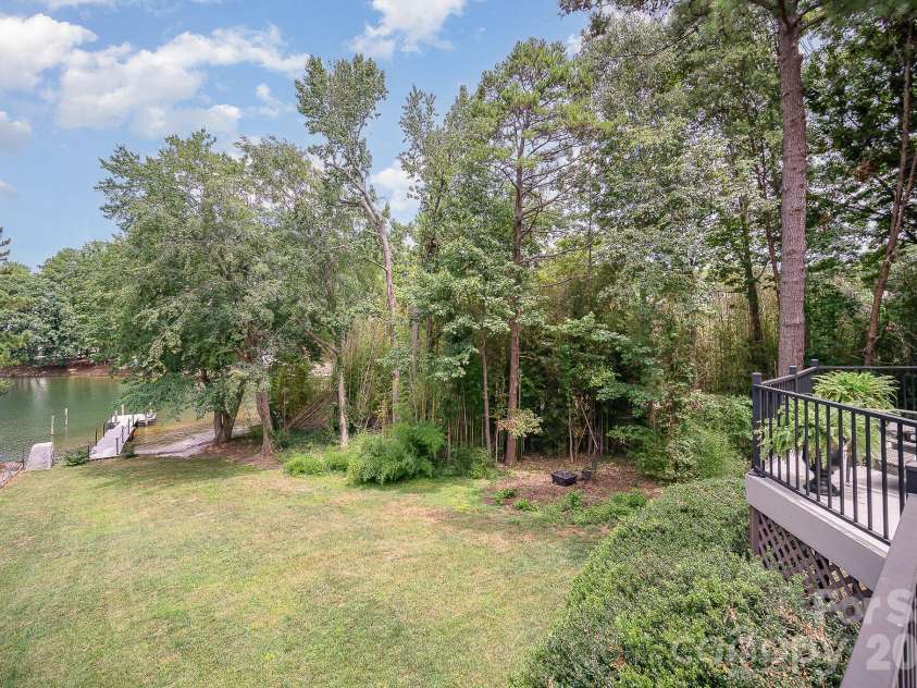 20105 Chapel Point Lane, Cornelius, NC 28031.  MLS# CAR4284650, YatesRealty ID 30187. 