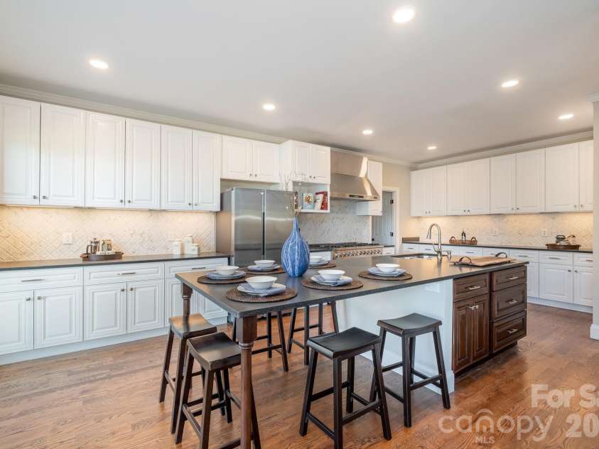 20105 Chapel Point Lane, Cornelius, NC 28031.  MLS# CAR4284650, YatesRealty ID 30187. 