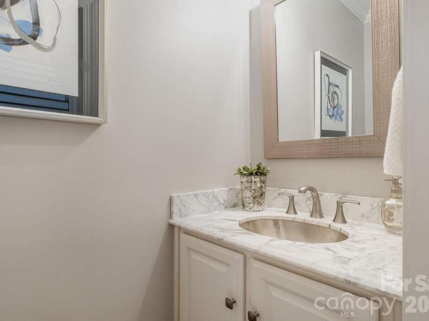 20105 Chapel Point Lane, Cornelius, NC 28031.  MLS# CAR4284650, YatesRealty ID 30187. 