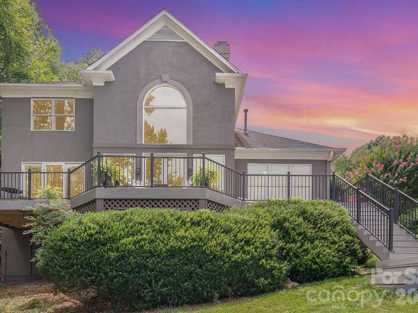 20105 Chapel Point Lane, Cornelius, NC 28031.  MLS# CAR4284650, YatesRealty ID 30187. 