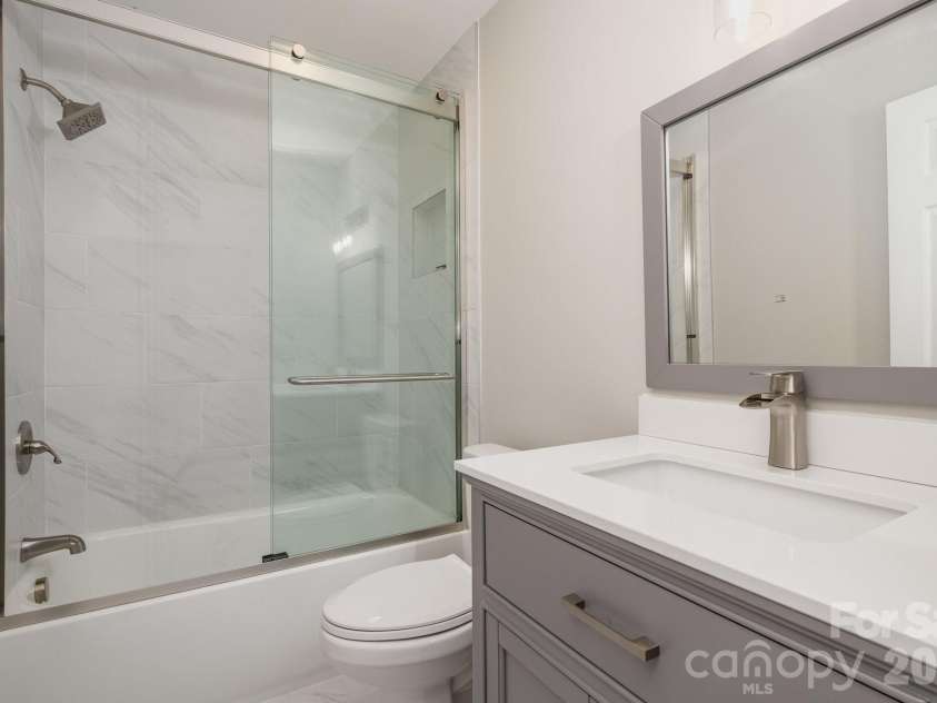 20105 Chapel Point Lane, Cornelius, NC 28031.  MLS# CAR4284650, YatesRealty ID 30187. 