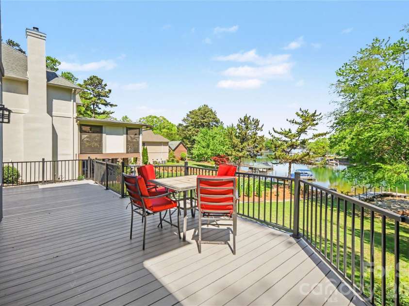 20105 Chapel Point Lane, Cornelius, NC 28031.  MLS# CAR4284650, YatesRealty ID 30187. 