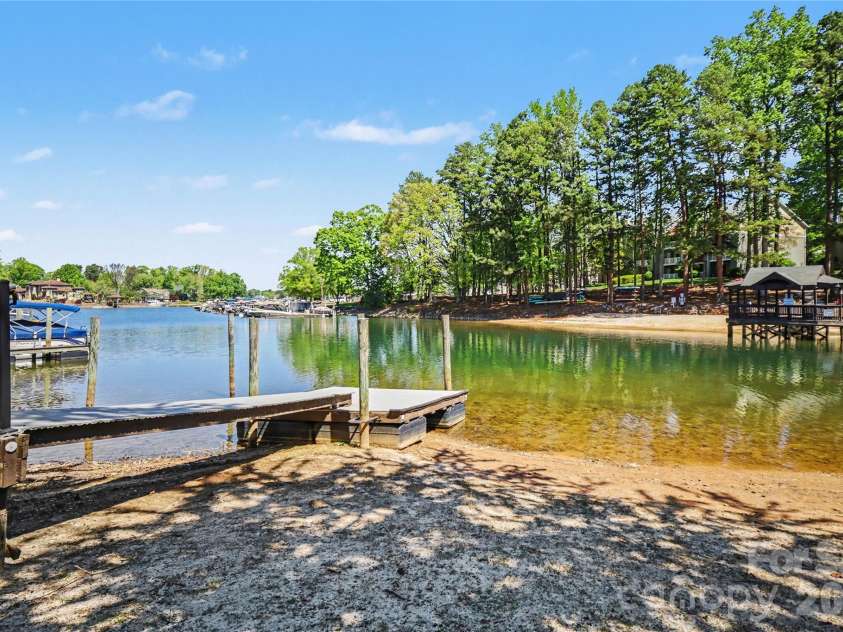 20105 Chapel Point Lane, Cornelius, NC 28031.  MLS# CAR4284650, YatesRealty ID 30187. 