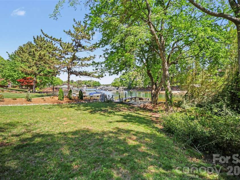 20105 Chapel Point Lane, Cornelius, NC 28031.  MLS# CAR4284650, YatesRealty ID 30187. 